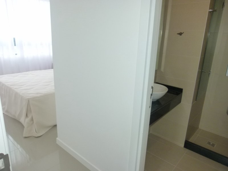 Departamento venta y alquiler en Edificio Chronos de Punta del Este, a pasos de la Playa Brava.